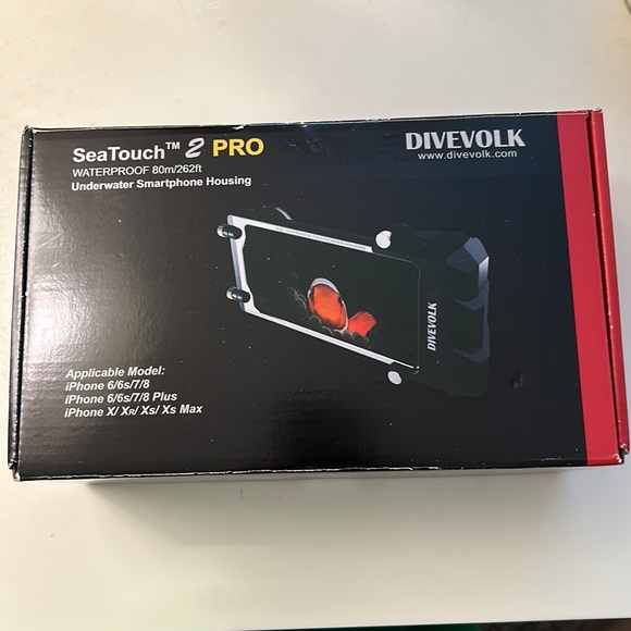 SeaTouch 2 Pro with wide angle lens, macro lens, red filter, and lens adapter - Picture 8 of 16